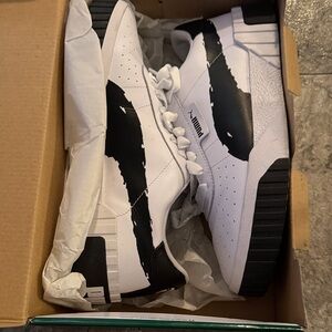 Puma Women’s Monochrome Sneakers